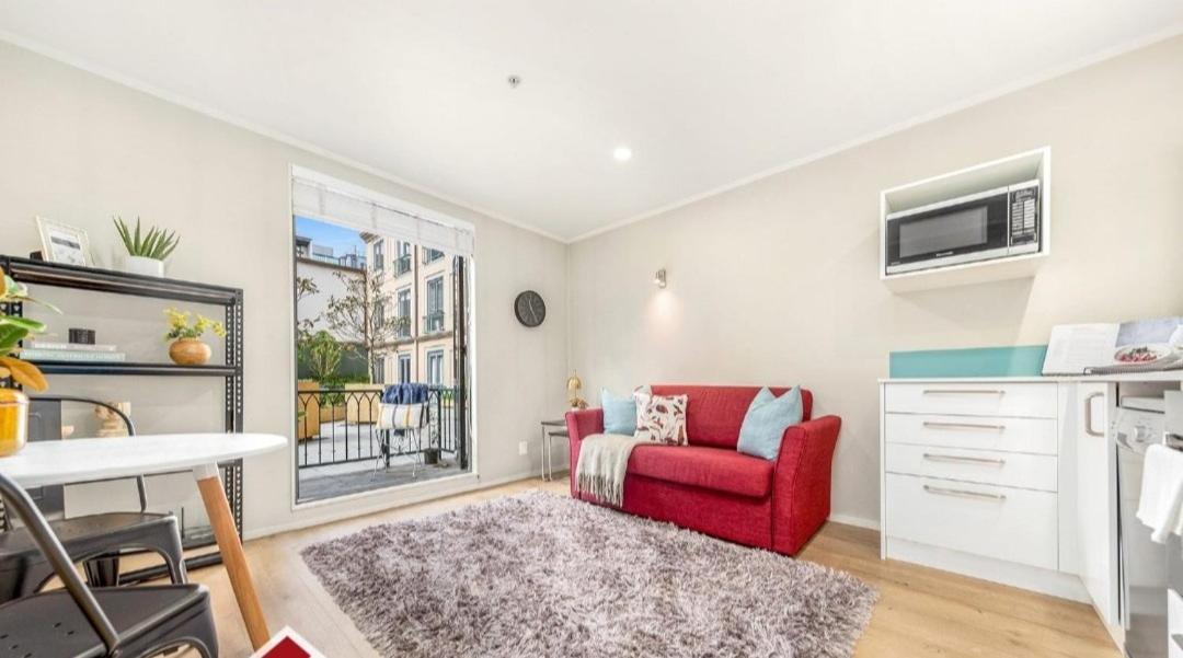 Super Place In Superb Location! Free Parking! Auckland